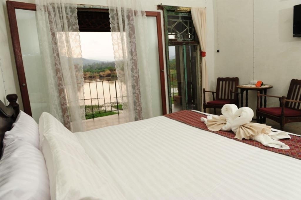 Phu-Anna Eco House Hotell Hot Eksteriør bilde